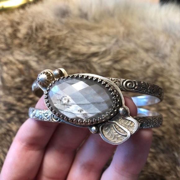 Jewelry - STUNNING sterling silver artisan made moonstone floral cuff bracelet